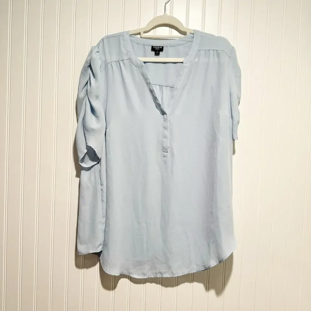 Torrid Harper Georgette Ruched Short Sleeve Blouse Light Blue Plus Size 2X
